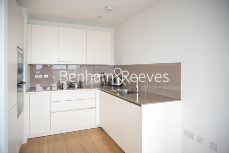 2  bedrooms flat to rent in London Square, Putney, SW15-image 2
