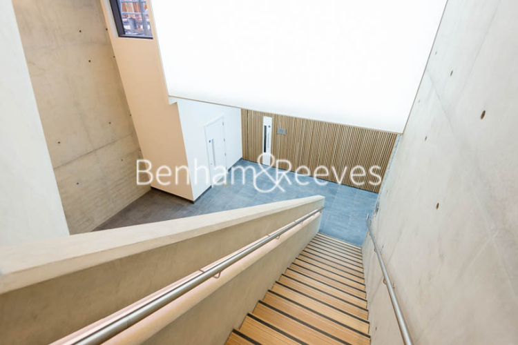 2  bedrooms flat to rent in London Square, Putney, SW15-image 9