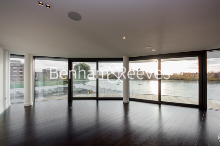 3 bedrooms flat to rent in GoldHurst House, Hammersmith, W6-image 1