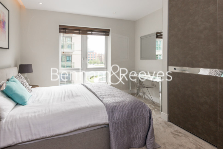 2 bedrooms flat to rent in Distillery Wharf, Fulham Reach, W6-image 3