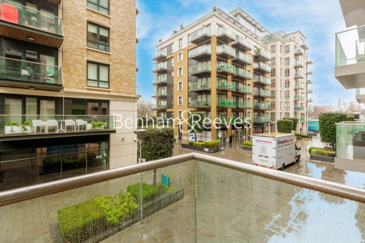 3 bedroom(s) flat to rent in Faulkner house, Hammersmith, W6, London