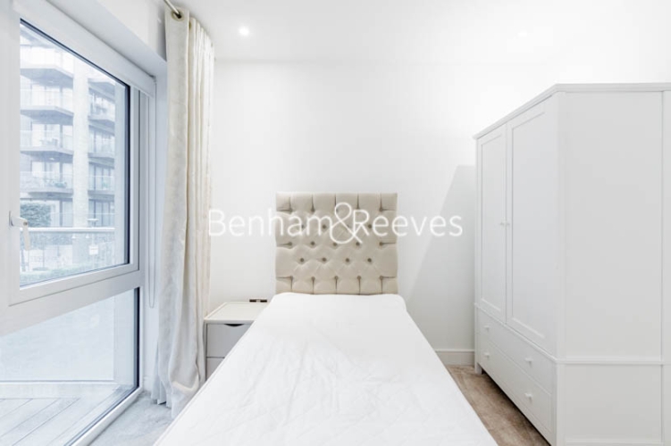 3 bedroom(s) flat to rent in Faulkner house, Hammersmith, W6, London