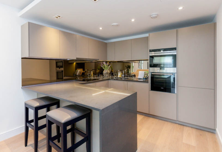 1  bedroom flat to rent in Parrs Way, Hammersmith, W6-image 3