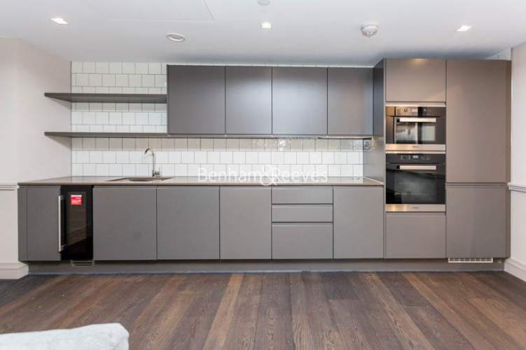 2  bedrooms flat to rent in Queens Wharf, Hammersmith, W6-image 2