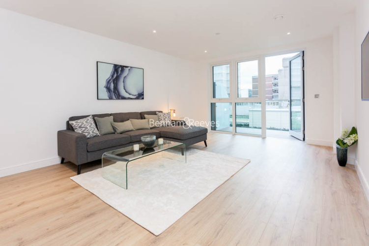 2  bedrooms flat to rent in Beadon Road, Fulham, W6-image 2