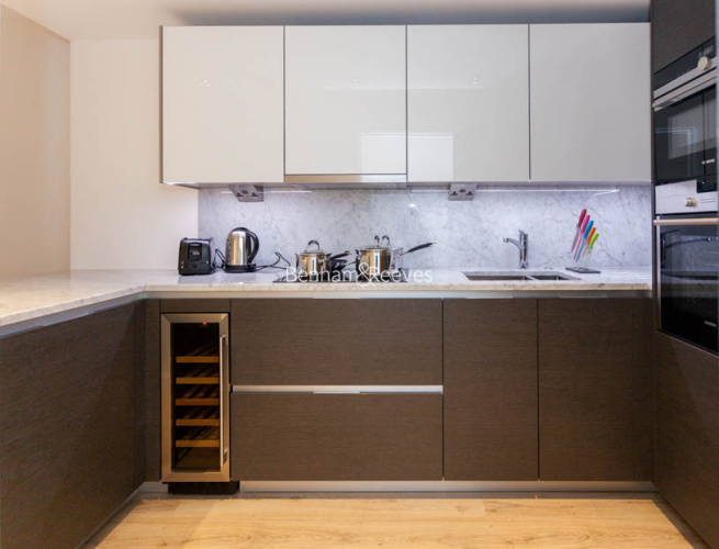 2  bedrooms flat to rent in Beadon Road, Fulham, W6-image 3