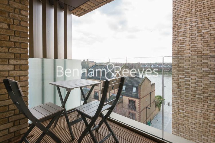 2 bedrooms flat to rent in Queens Wharf, Hammersmith, W6-image 6