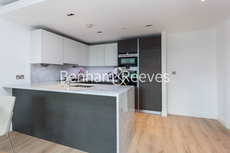 2  bedrooms flat to rent in Sovereign Court, Hammersmith, W6-image 2