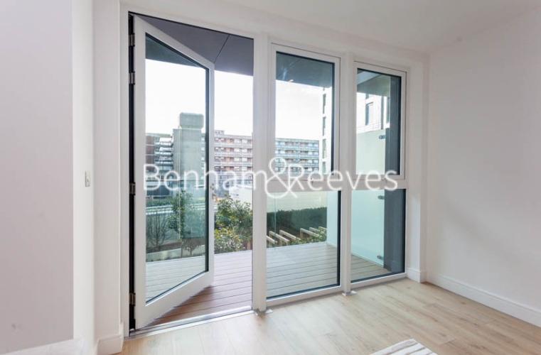 2  bedrooms flat to rent in Sovereign Court, Hammersmith, W6-image 5