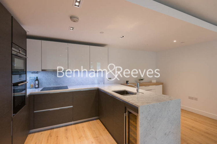 2  bedrooms flat to rent in Sovereign Court, Hammersmith, W6-image 2