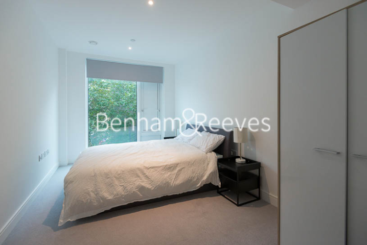 2  bedrooms flat to rent in Sovereign Court, Hammersmith, W6-image 3