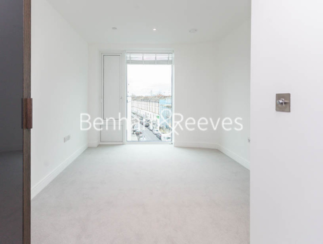 2  bedrooms flat to rent in Sovereign Court, Hammersmith, W6-image 3