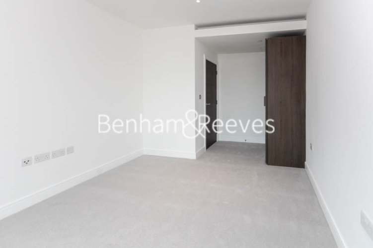 2  bedrooms flat to rent in Sovereign Court, Hammersmith, W6-image 7