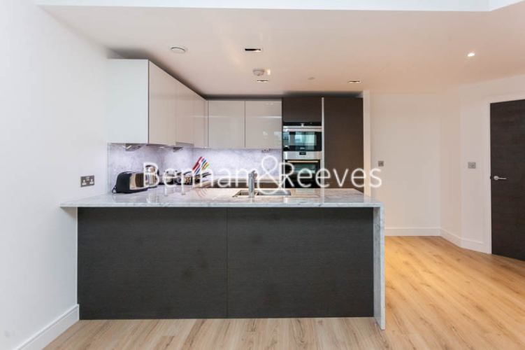 2 bedrooms flat to rent in Sovereign Court, Hammersmith, W6-image 12