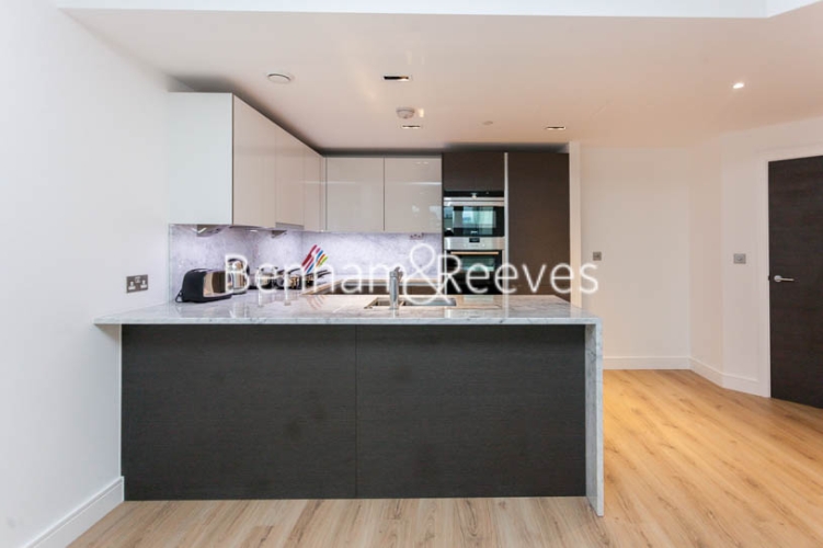 2 bedrooms flat to rent in Sovereign Court, Hammersmith, W6-image 16