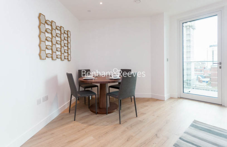2  bedrooms flat to rent in Sovereign Court, Hammersmith, W6-image 3
