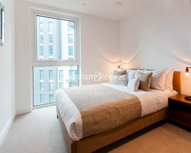 2  bedrooms flat to rent in Sovereign Court, Hammersmith, W6-image 4