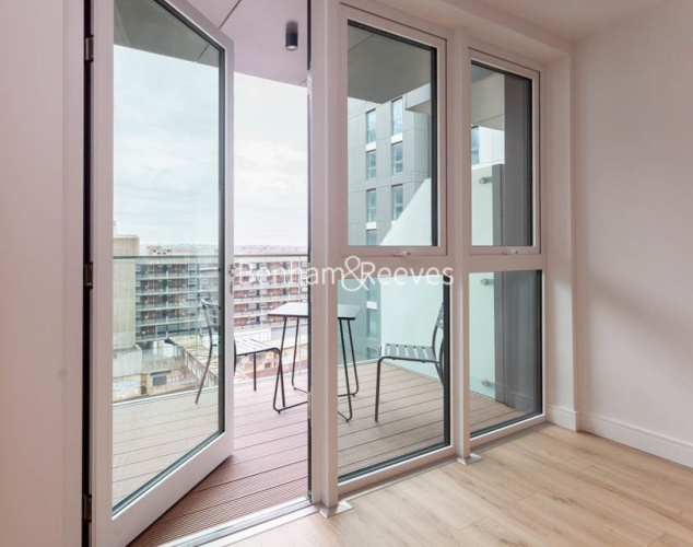 2  bedrooms flat to rent in Sovereign Court, Hammersmith, W6-image 6