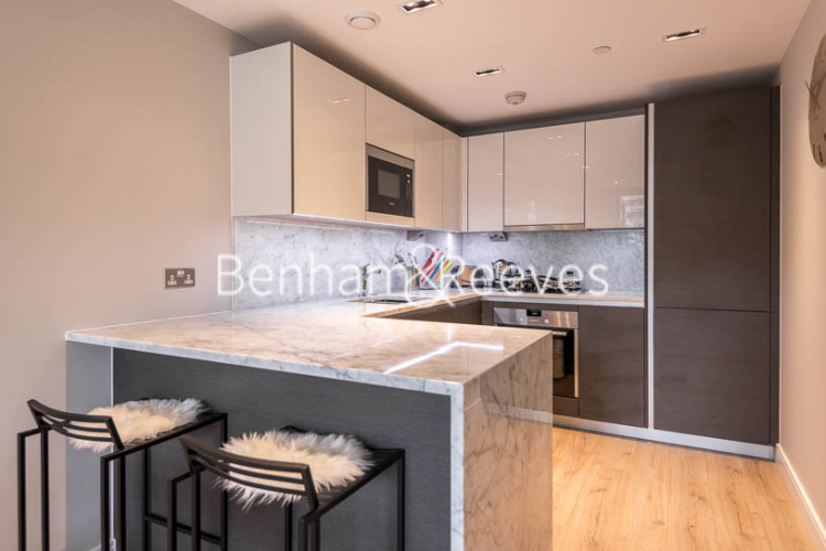 1  bedroom flat to rent in Sovereign Court, Hammersmith, W6-image 2
