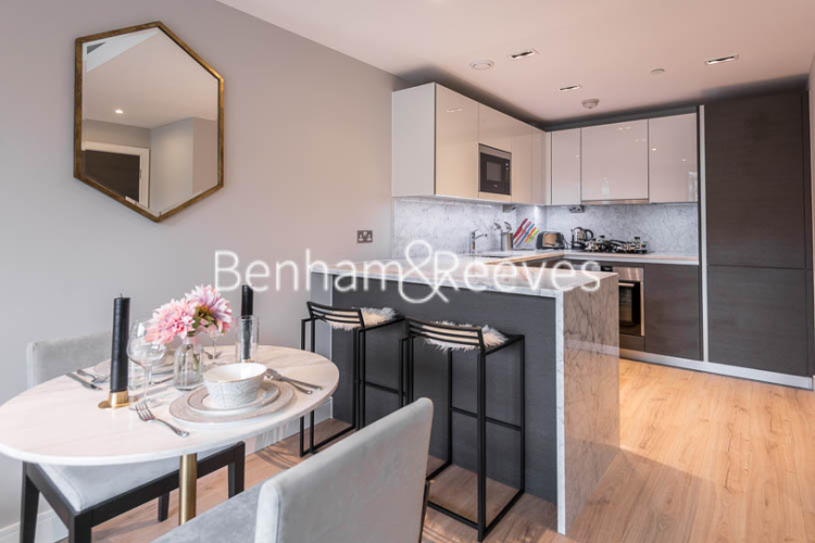 1  bedroom flat to rent in Sovereign Court, Hammersmith, W6-image 3