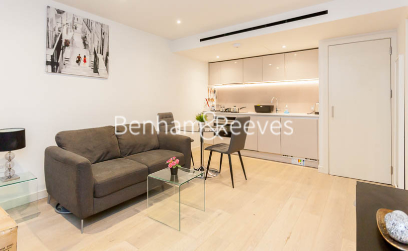 1 bedroom flat to rent in Albion Court, Hammersmith, W6-image 1