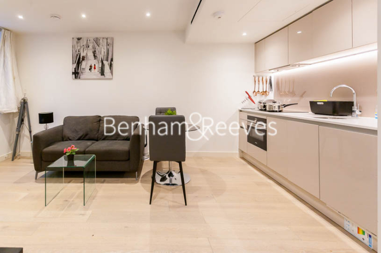 1 bedroom flat to rent in Albion Court, Hammersmith, W6-image 2
