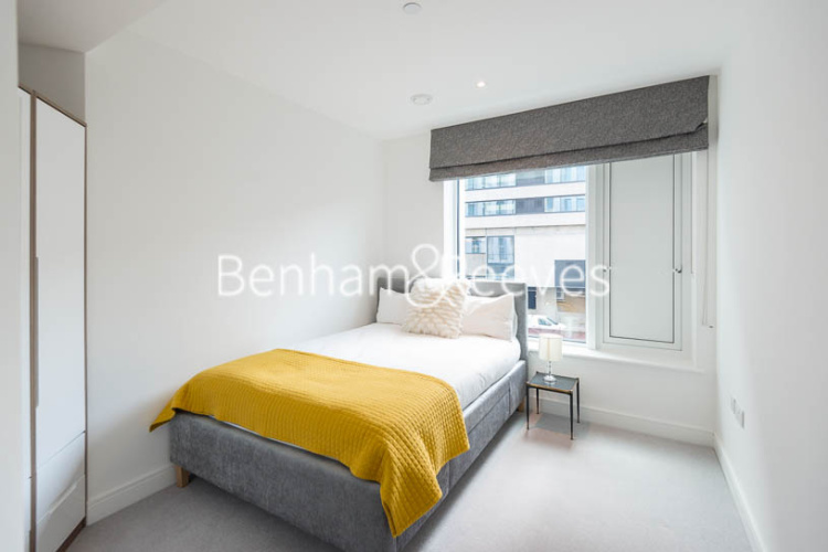 2  bedrooms flat to rent in Sovereign Court, Hammersmith, W6-image 4