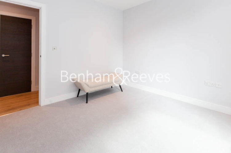 2  bedrooms flat to rent in Sovereign Court, Hammersmith, W6-image 10