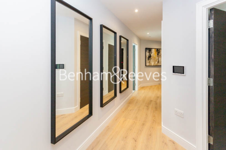 2  bedrooms flat to rent in Sovereign Court, Hammersmith, W6-image 11