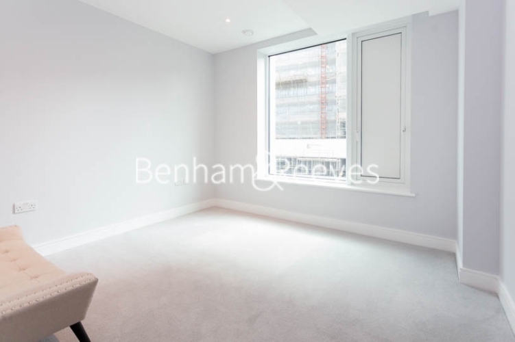 2  bedrooms flat to rent in Sovereign Court, Hammersmith, W6-image 13