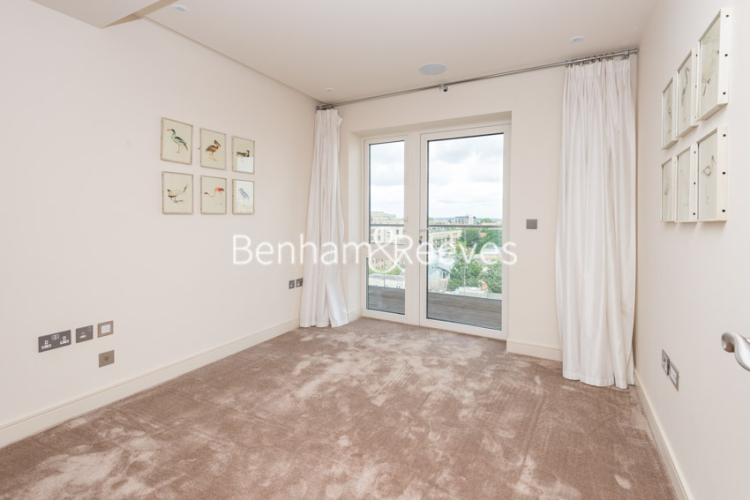 2 bedrooms flat to rent in Parr's Way, Hammersmith, W6-image 3