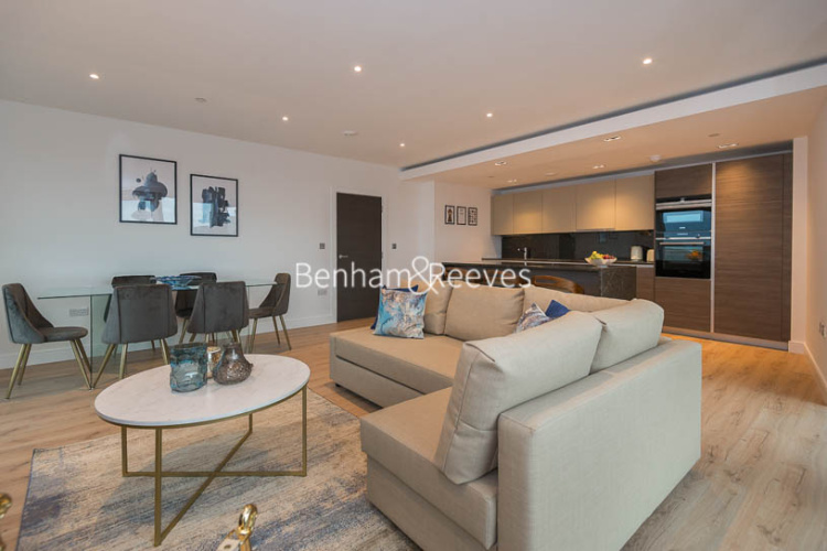 2  bedrooms flat to rent in Sovereign Court, Hammersmith, W6-image 1