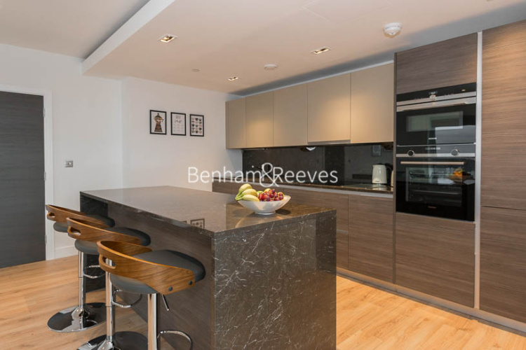 2  bedrooms flat to rent in Sovereign Court, Hammersmith, W6-image 2