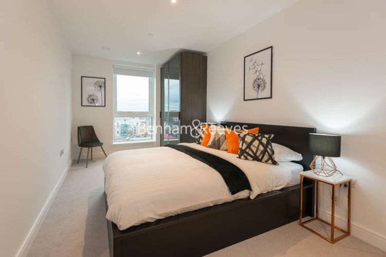 2  bedrooms flat to rent in Sovereign Court, Hammersmith, W6-image 4