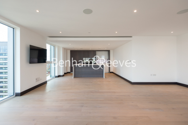 3 bedrooms flat to rent in Sovereign Court, Hammersmith, W6-image 10
