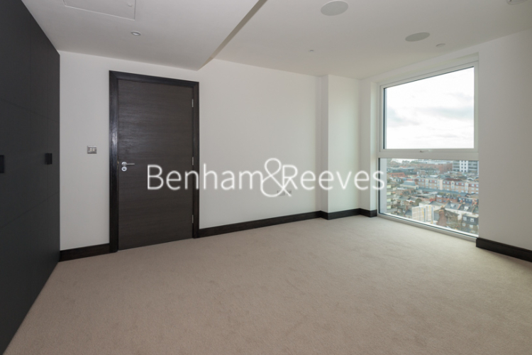 3 bedrooms flat to rent in Sovereign Court, Hammersmith, W6-image 11