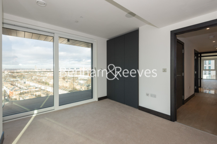 3  bedrooms flat to rent in Sovereign Court, Hammersmith, W6-image 14