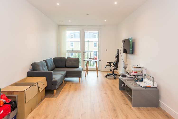 1  bedroom flat to rent in Sovereign Court, Hammersmith, W6-image 1