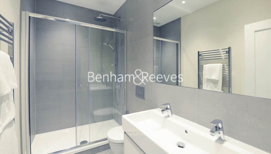 3  bedrooms flat to rent in Hamlet Gardens, Hammersmith, W6-image 3