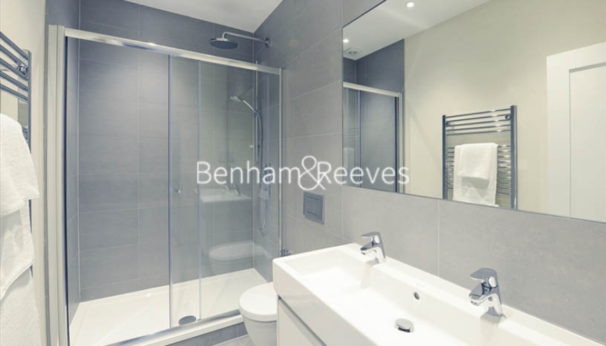 3 bedrooms flat to rent in Hamlet Gardens, Hammersmith, W6-image 3