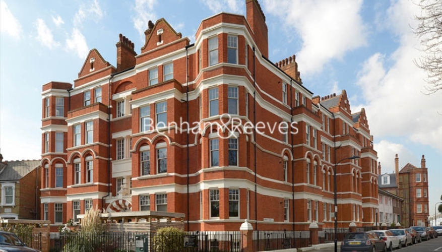 3 bedrooms flat to rent in Hamlet Gardens, Hammersmith, W6-image 4