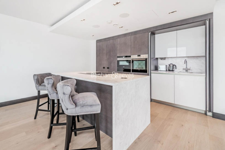 3  bedrooms flat to rent in Sovereign Court, Hammersmith, W6-image 2