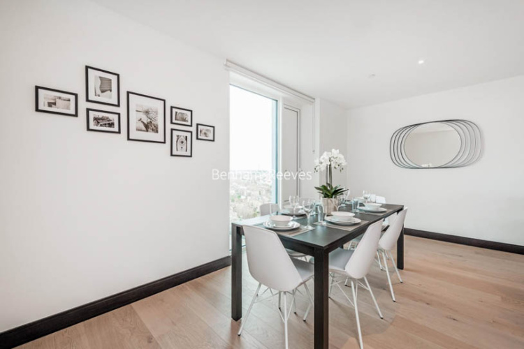3  bedrooms flat to rent in Sovereign Court, Hammersmith, W6-image 3