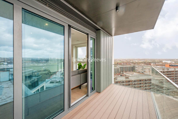 3  bedrooms flat to rent in Sovereign Court, Hammersmith, W6-image 6