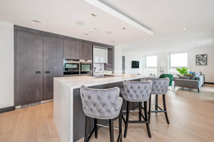3  bedrooms flat to rent in Sovereign Court, Hammersmith, W6-image 9