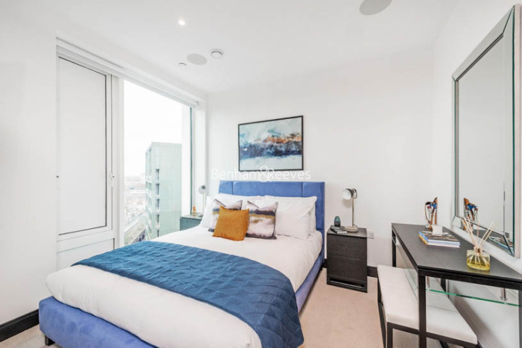 3  bedrooms flat to rent in Sovereign Court, Hammersmith, W6-image 20