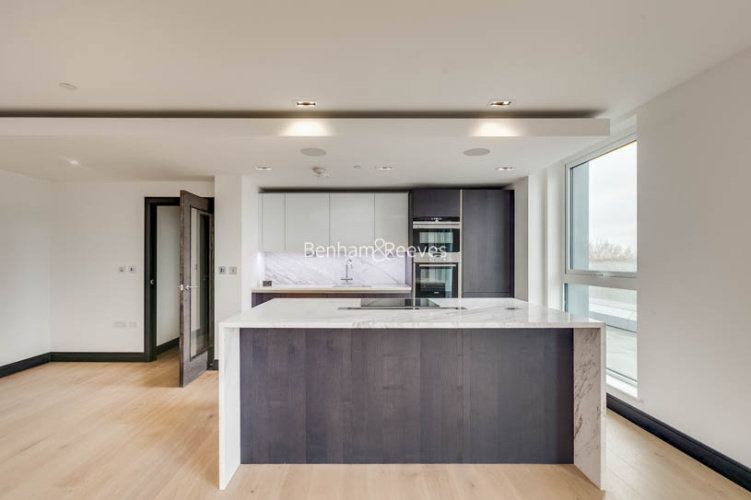 3  bedrooms flat to rent in Sovereign Court, Hammersmith, W6-image 5