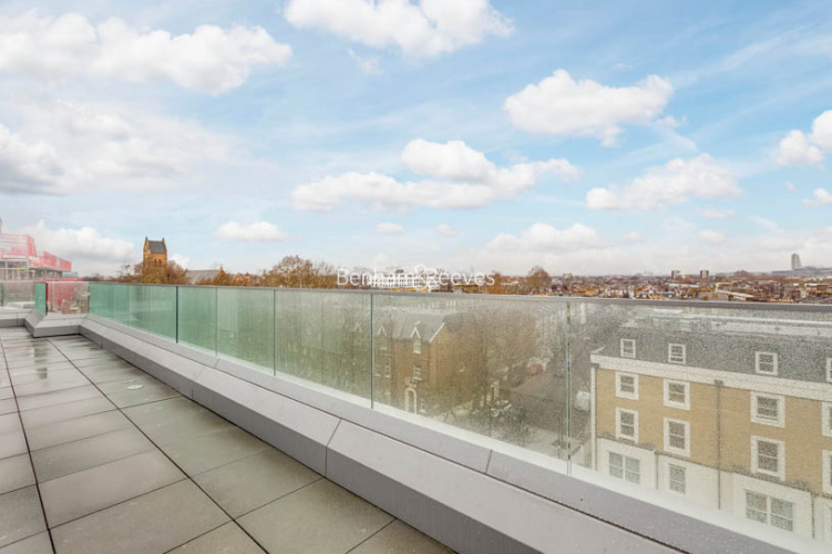 3  bedrooms flat to rent in Sovereign Court, Hammersmith, W6-image 11