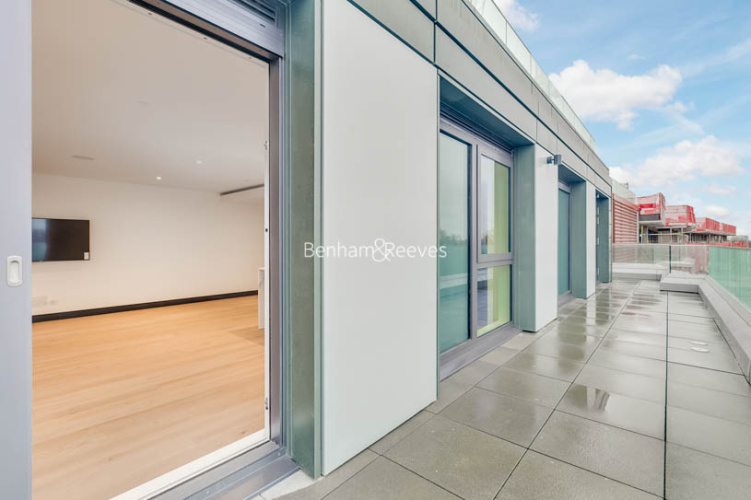 3  bedrooms flat to rent in Sovereign Court, Hammersmith, W6-image 12
