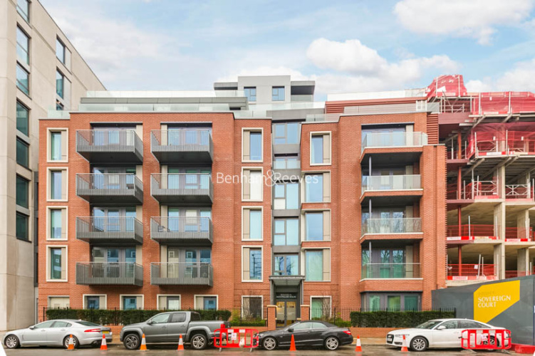 3 bedrooms flat to rent in Sovereign Court, Hammersmith, W6-image 13